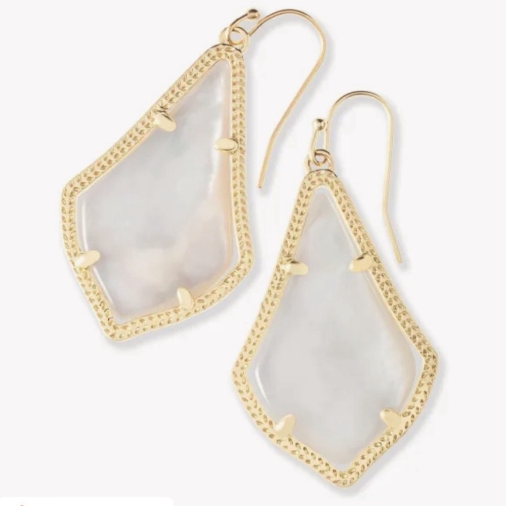 ✨Kendra Scott mother of pearl and gold Alex earrings✨